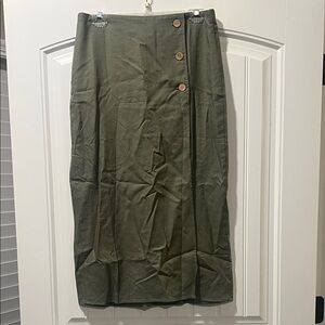 BE COOL Olive Skirt with Wooden Buttons